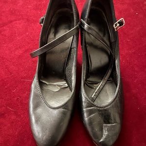 Capezio 3inch high character dance  heels size 5 1/2